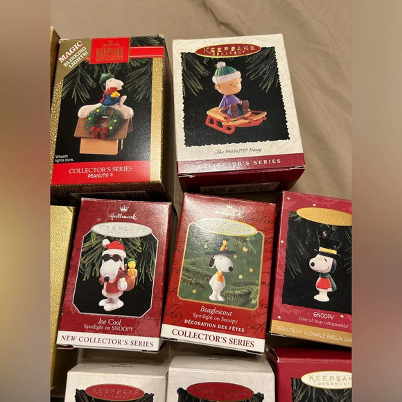 16 Hallmark Snoopy & The Peanuts Gang Christmas Ornaments - Picture 5 of 10